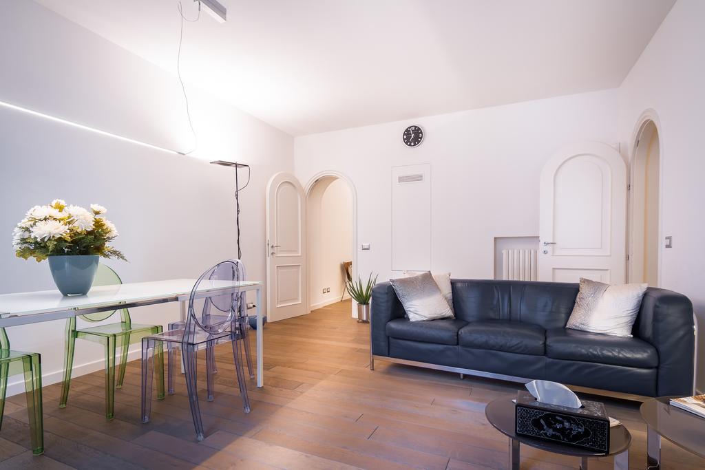 Como Design Apartment - byMyHomeinComo Exterior foto