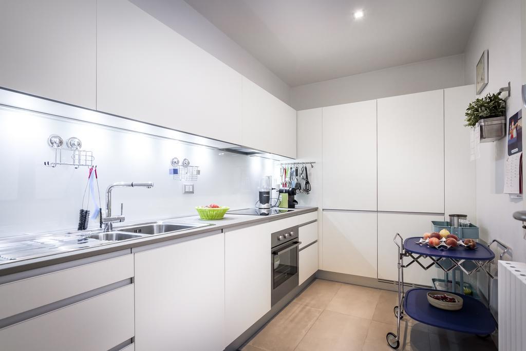 Como Design Apartment - byMyHomeinComo Exterior foto
